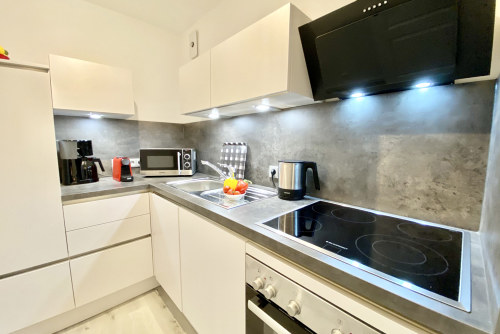 Voll ausgestattete Küche